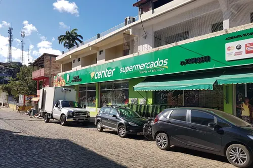 Fachada do Center Supermercados na Rua Athaíde Setúbal, em Itacaré
